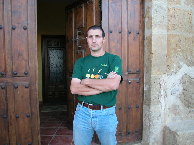 FJT29-8-02_2